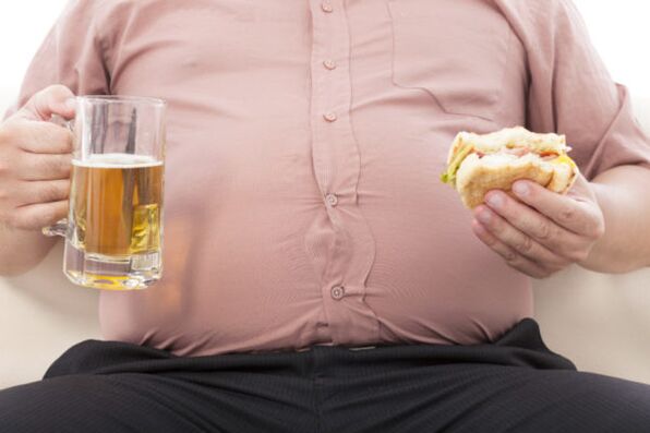 nezdravé jídlo alkohol a obezita jako příčiny psoriázy na nohou